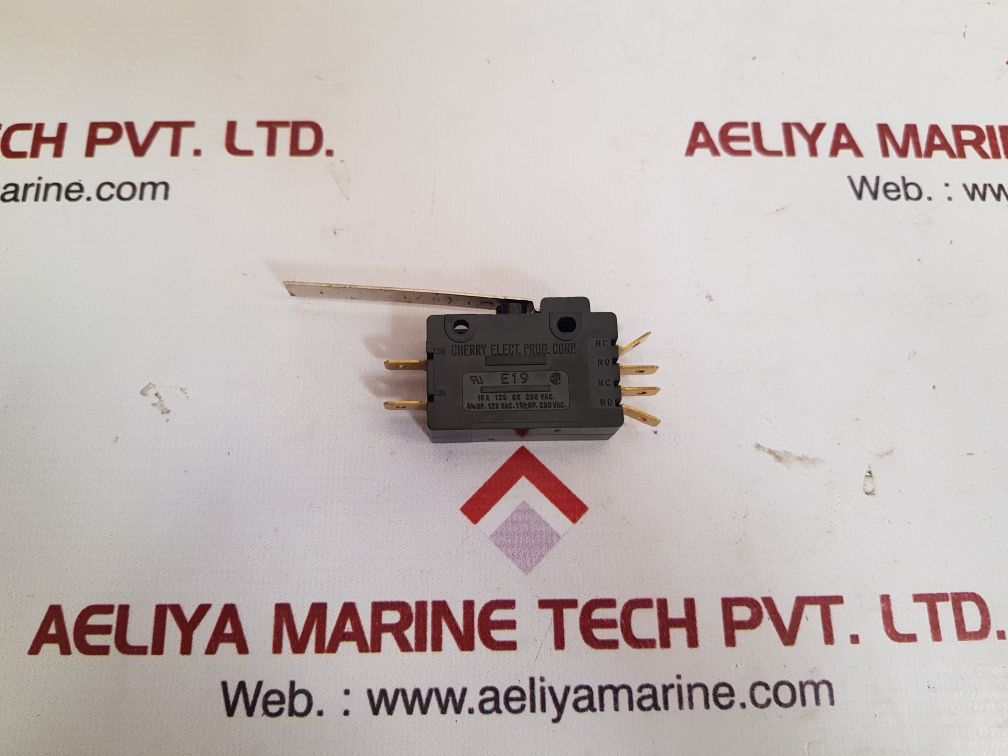 Set of 5x Cherry e19 snap-action plunger micro switch 0403-0080-00