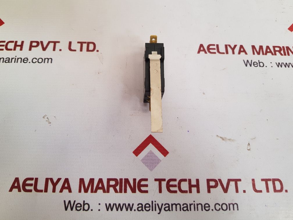 Set of 5x Cherry e19 snap-action plunger micro switch 0403-0080-00