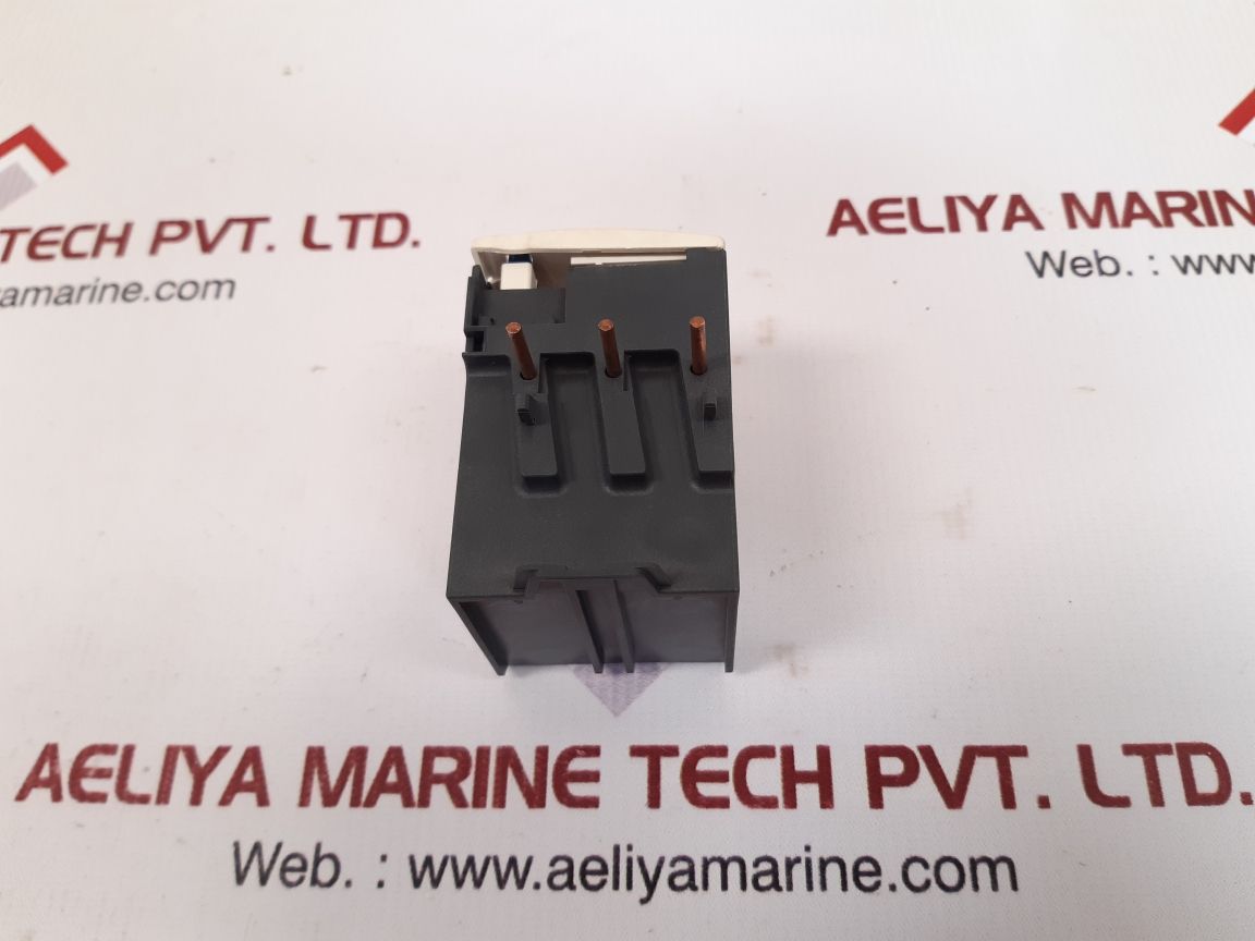 Telemecanique / Schneider lrd 10 thermal overload relay 034679