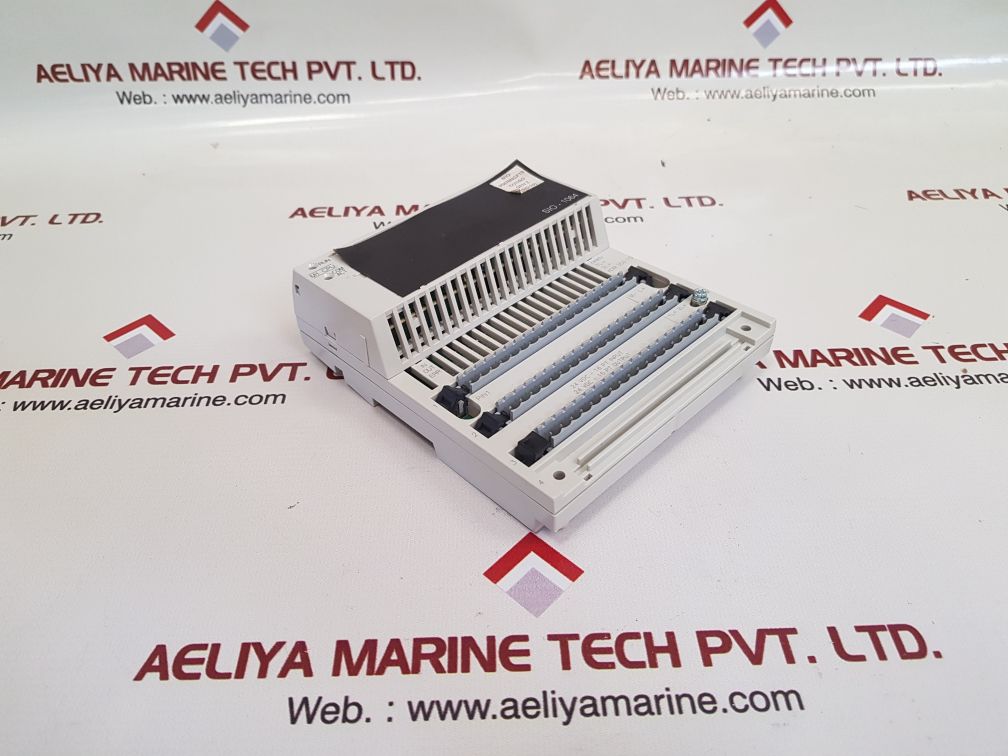Schneider electric 170adm35010 plc i/o module