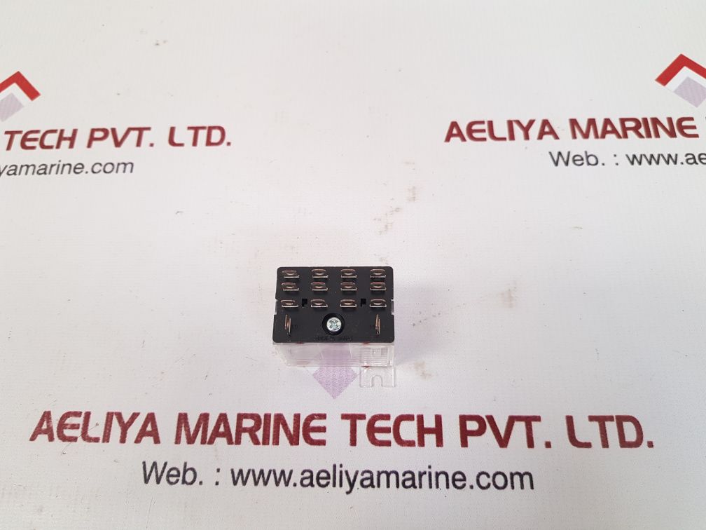 Omron ly4f flange mount relay