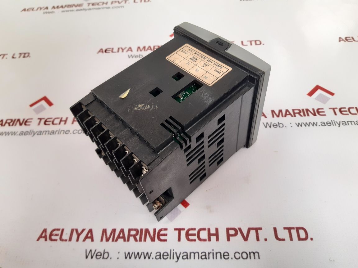 Honeywell dc3200-aa-100r-240-00000-00-0 digital controller 