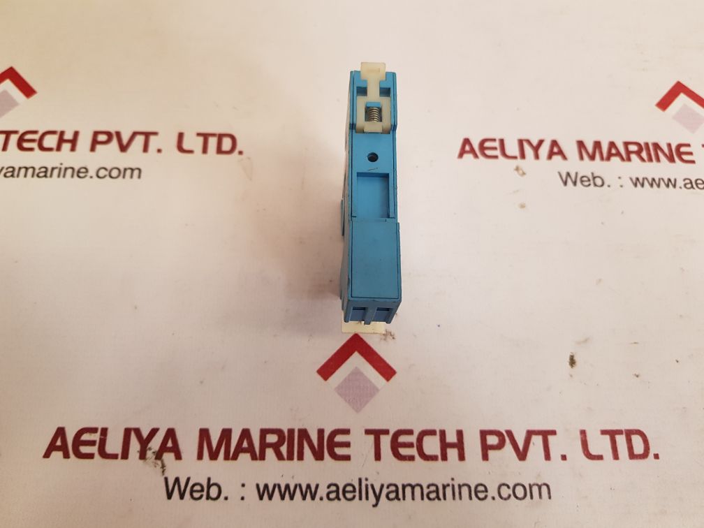 Finder 97.02 relay socket