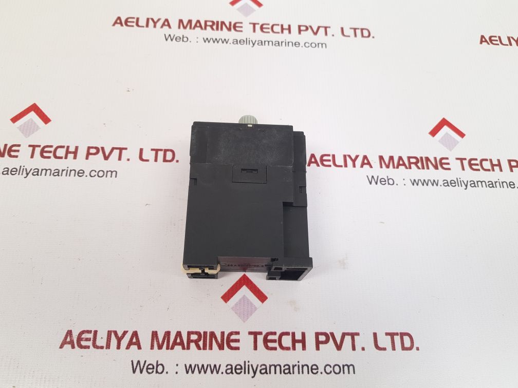 Siemens 7pu2240-3bb32-oz electronic timer 0.6 to 6 min.