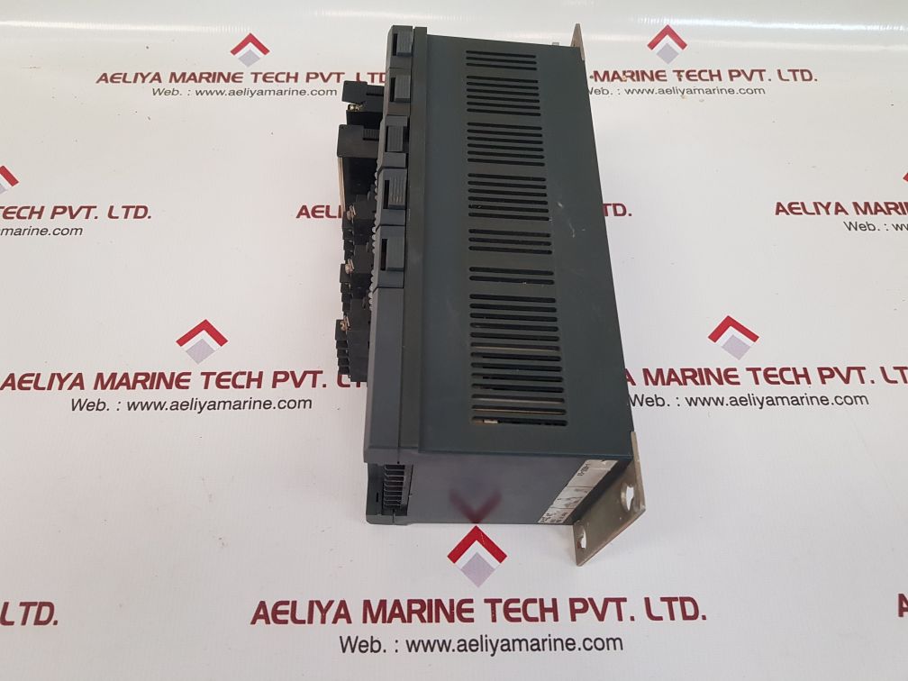 Koyo direct logic 305 d3-05b-1,d3-16td1-1,d3-08tr,d3-08ta-2 module rack