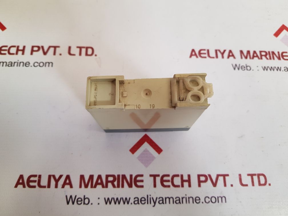 Abb cm-mse thermistor motor protection relay 1svr550800r9300