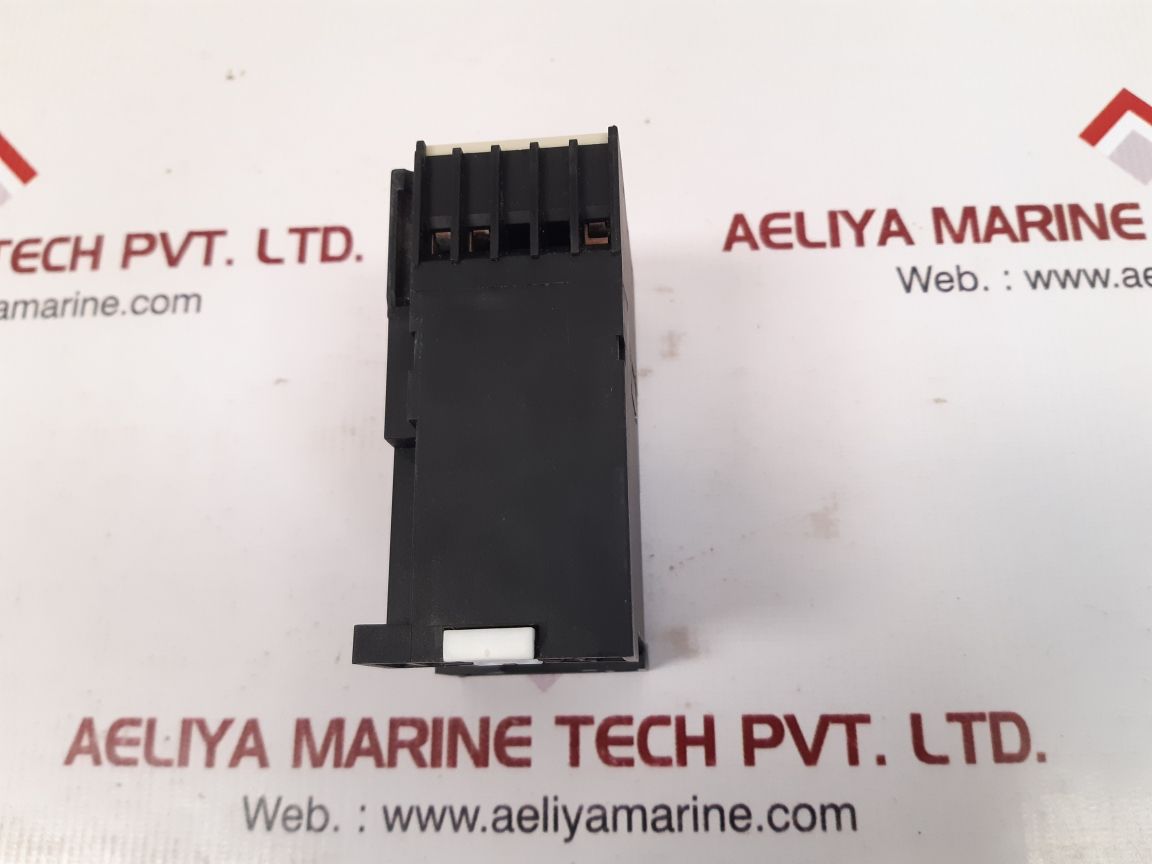 Siemens 7pu2040-1at23 timing relay 