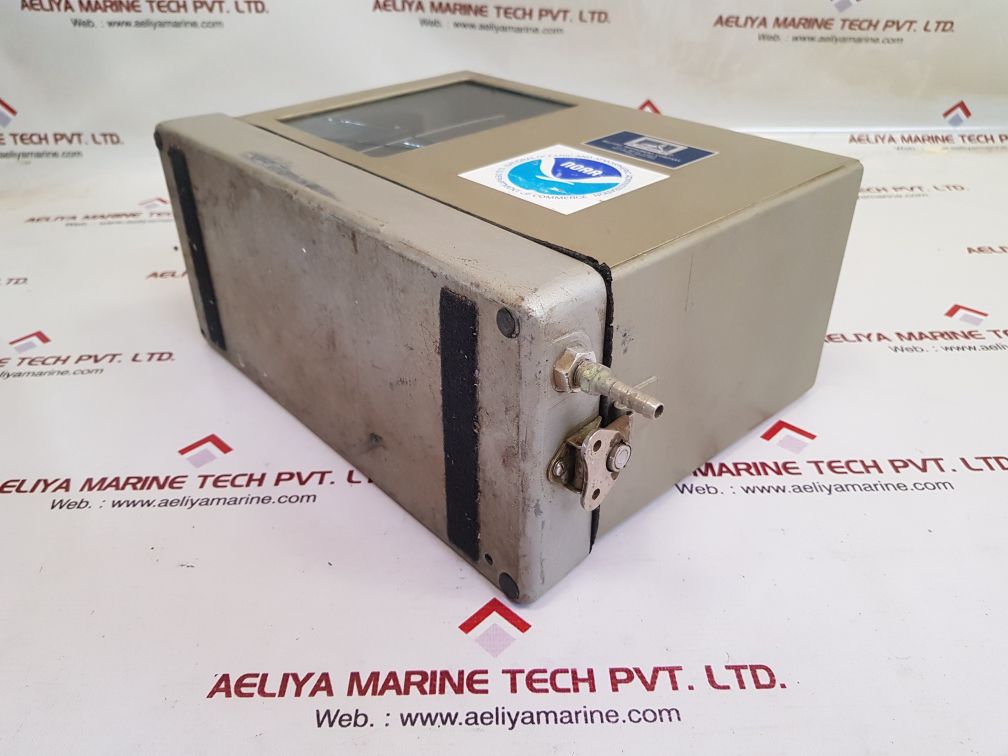 The instruments marine barograph g222