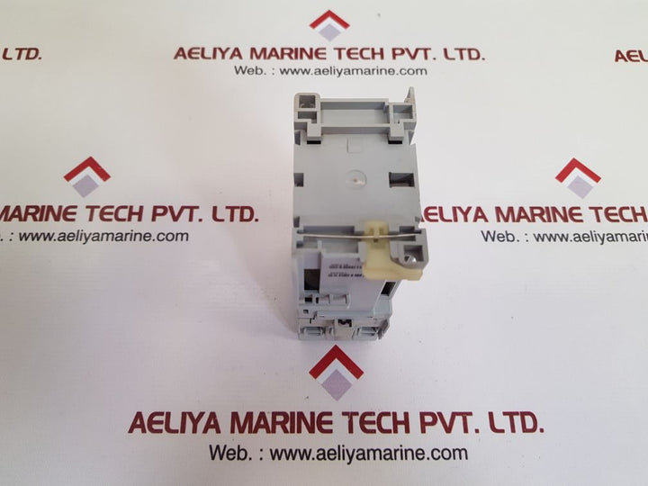Allen-bradley 100-c30z*00 ser.b contactor