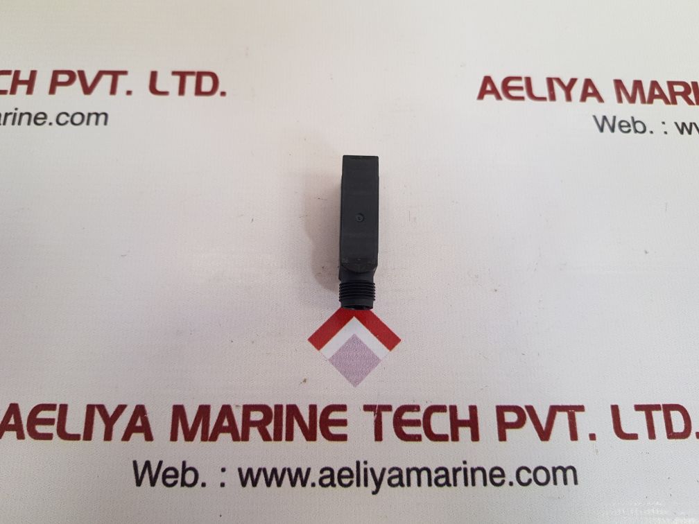 Omron e3s-at16 photoelectric switch set 