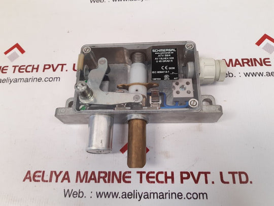 Schmersal Atv 59/4 Door Locking System Av 15Lhe4 X35 U 45 Grad N