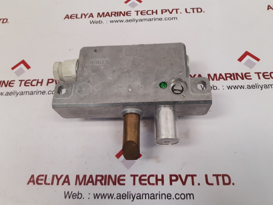 Schmersal atv 59/4 door locking system av 15lhe4 x35