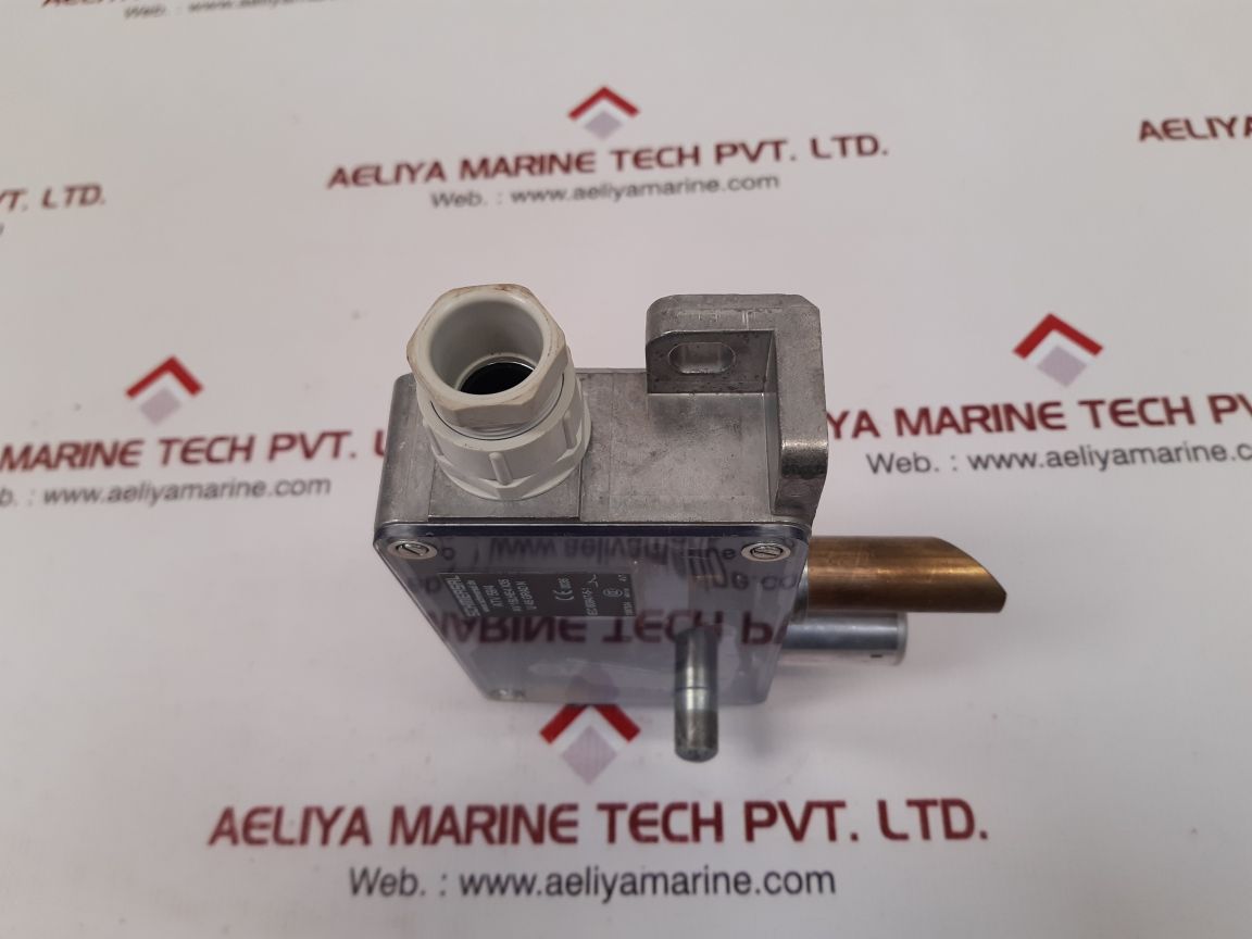 Schmersal atv 59/4 door locking system av 15lhe4 x35