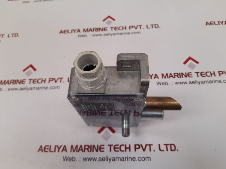 Schmersal atv 59/4 door locking system av 15lhe4 x35