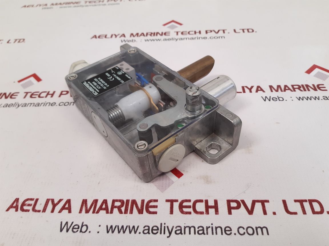 Schmersal atv 59/4 door locking system av 15lhe4 x35