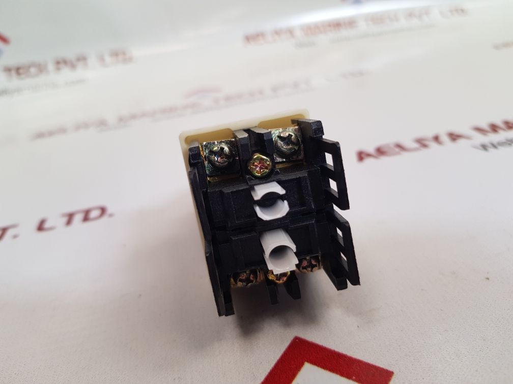 Fuji electric ah25-p2 selector switch
