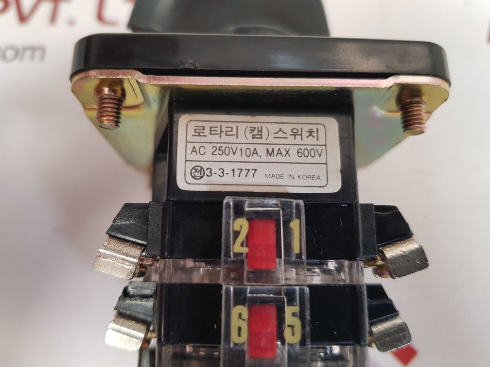 Yongsung electric c-60 cam switch New 
