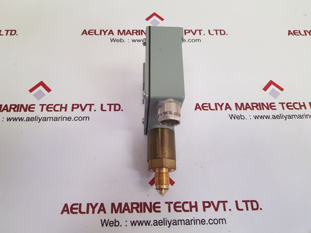Trafag 900.2376.924 pressure switch ip65

