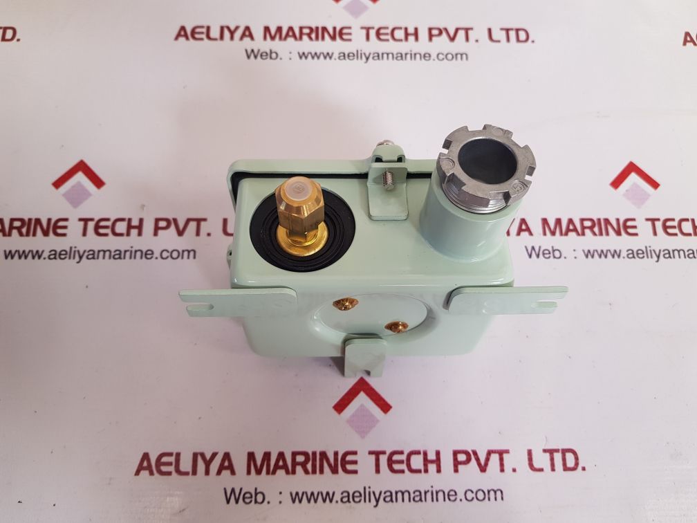 Saginomiya sns-c130w pressure switch New 
