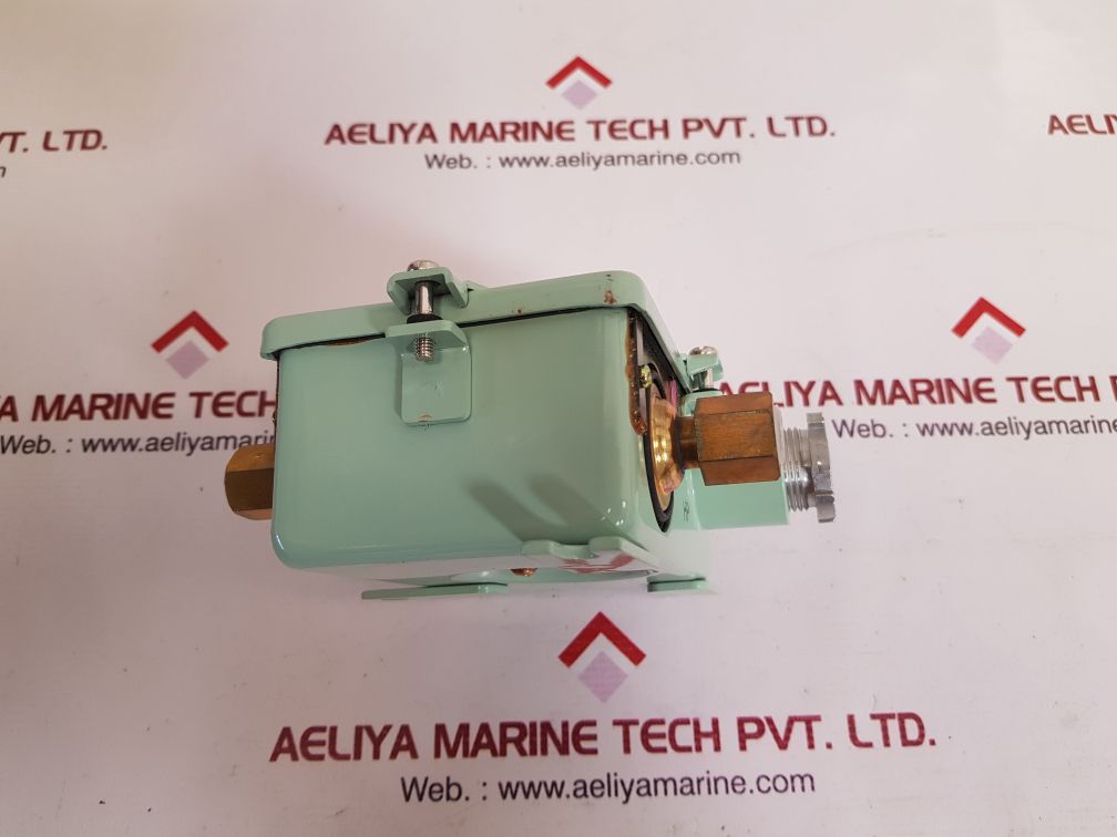 Saginomiya yns-c106wgq pressure switch range 0.02~ 0.35 mpa
