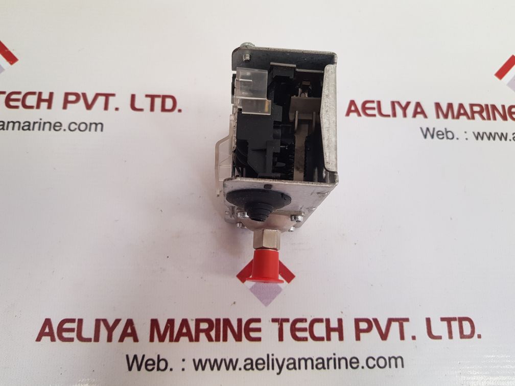 Danfoss a0000-01 low pressure control -0.2 ... 7.5 bar 
