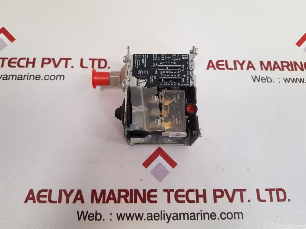 Danfoss a0000-01 low pressure control -0.2 ... 7.5 bar 
