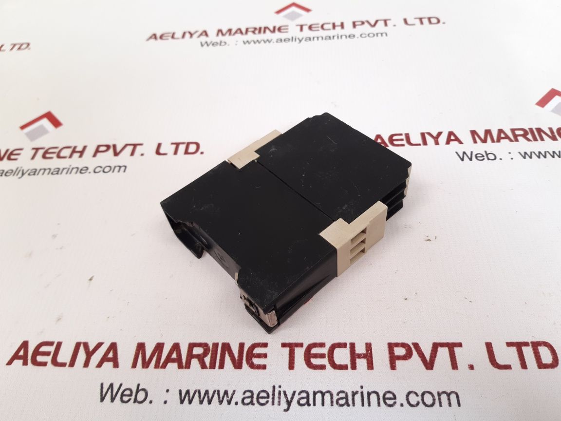 Telemecanique re 4 cv11bu timer relay
