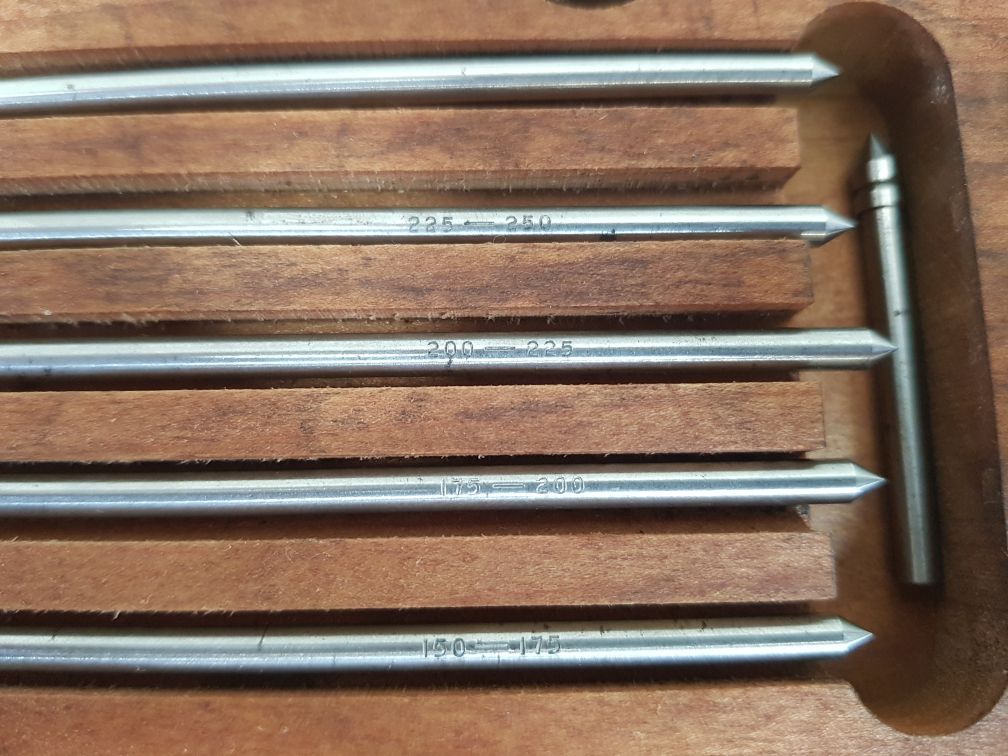 The l.s. starrett 696b crankshaft distortion/deflection gauge/starin gauge