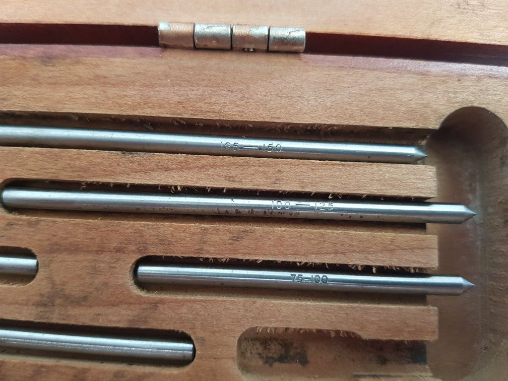 The l.s. starrett 696b crankshaft distortion/deflection gauge/starin gauge