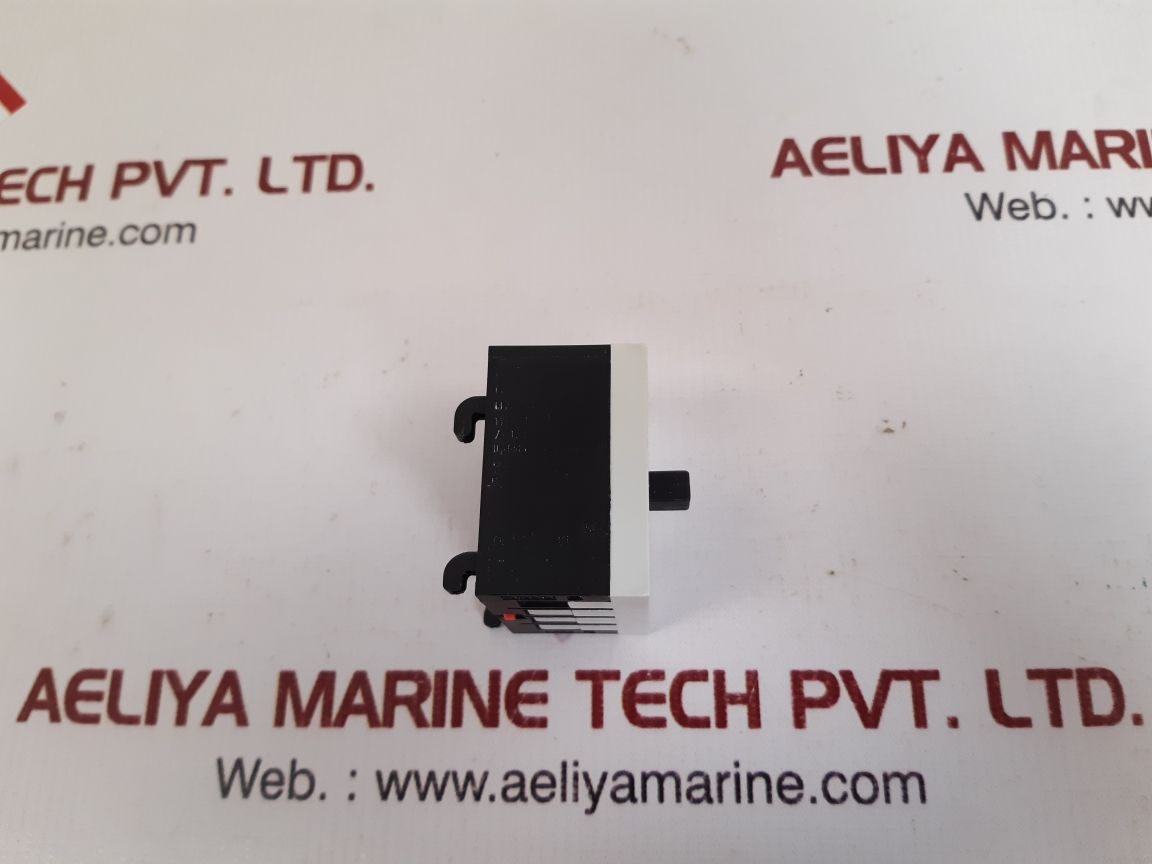 Square d class 8502 auxiliary contact pe 4.10 e