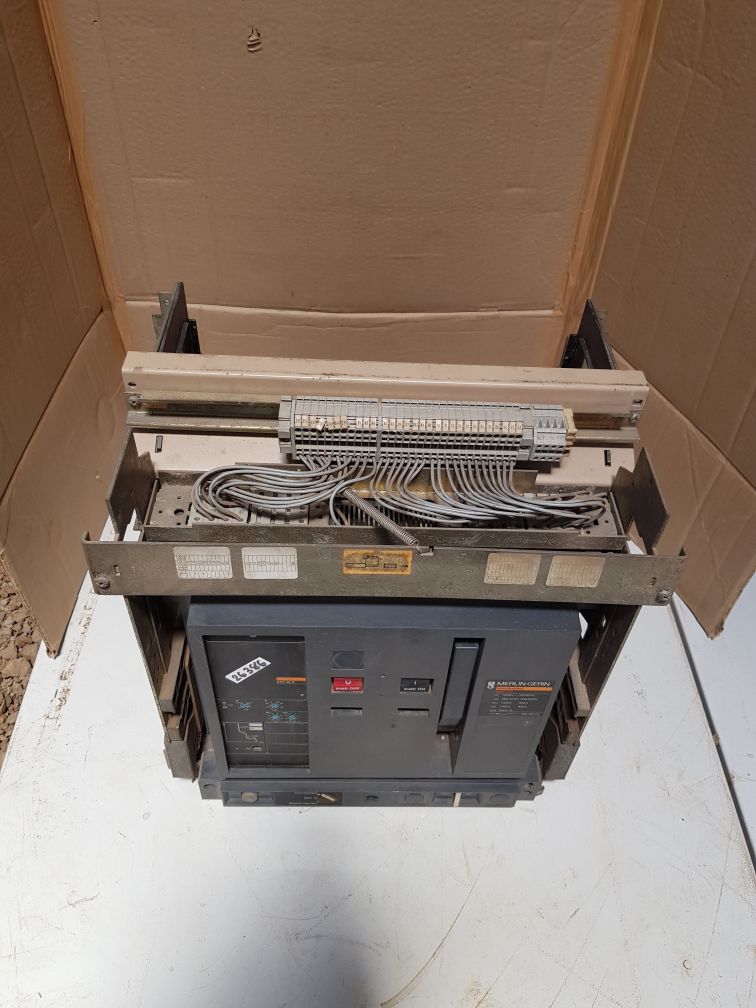 Merlin gerin m25 h2 circuit breaker