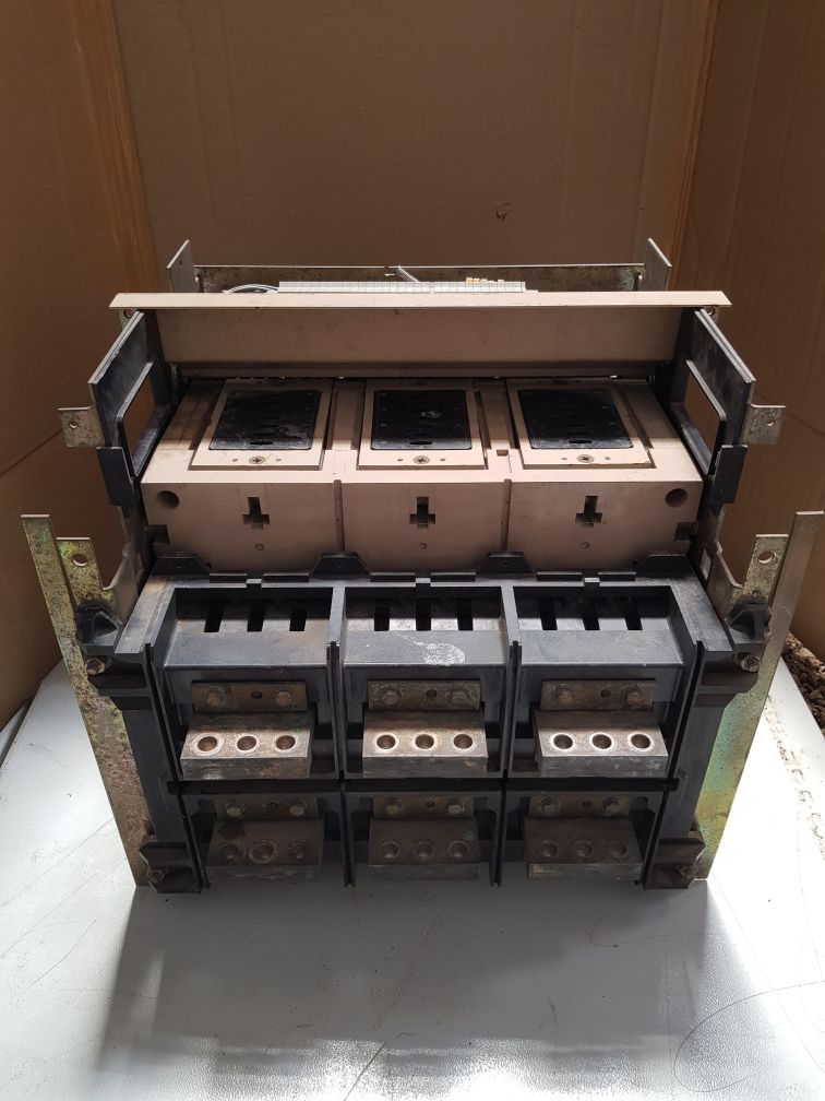 Merlin gerin m25 h2 circuit breaker