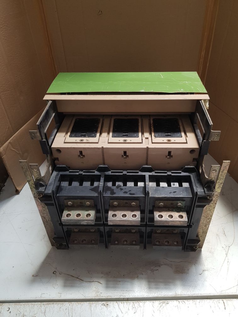 Merlin gerin masterpact m25 nI circuit breaker