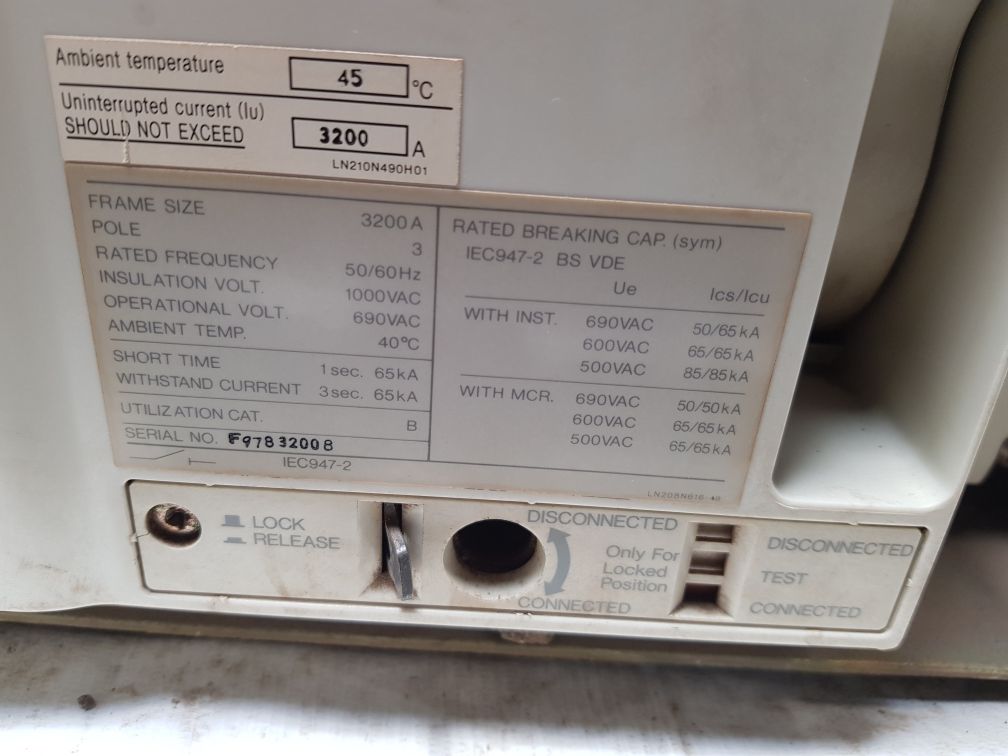 Mitsubishi ae3200-ss low voltage air circuit breaker 3200/2493 a