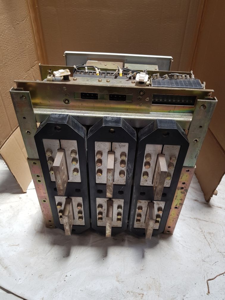 Hyundai hat 25 air circuit breaker