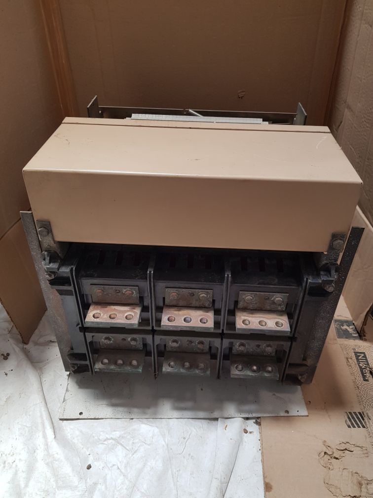 Merlin gerin masterpact m16 n1 circuit breaker