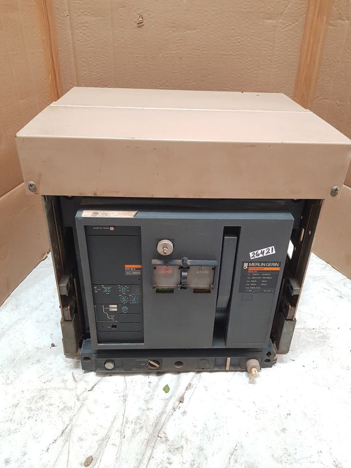 Merlin gerin masterpact m16 h1 circuit breaker