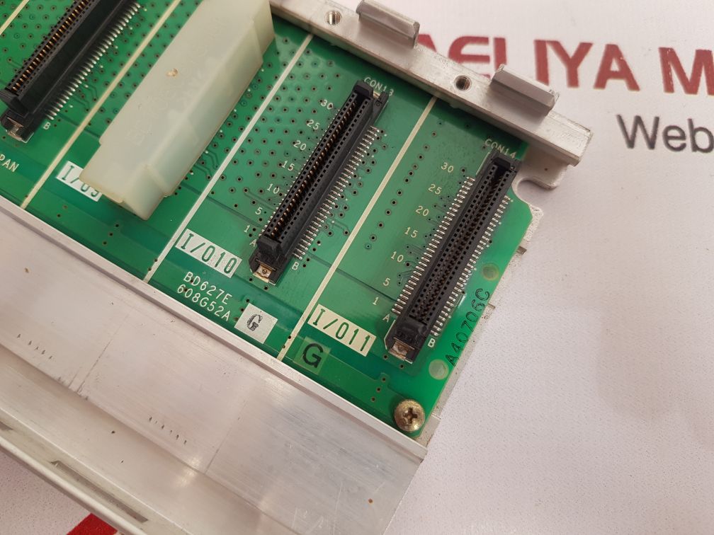 Mitsubishi melsec-q q312b base unit bd627e 608g52a g
