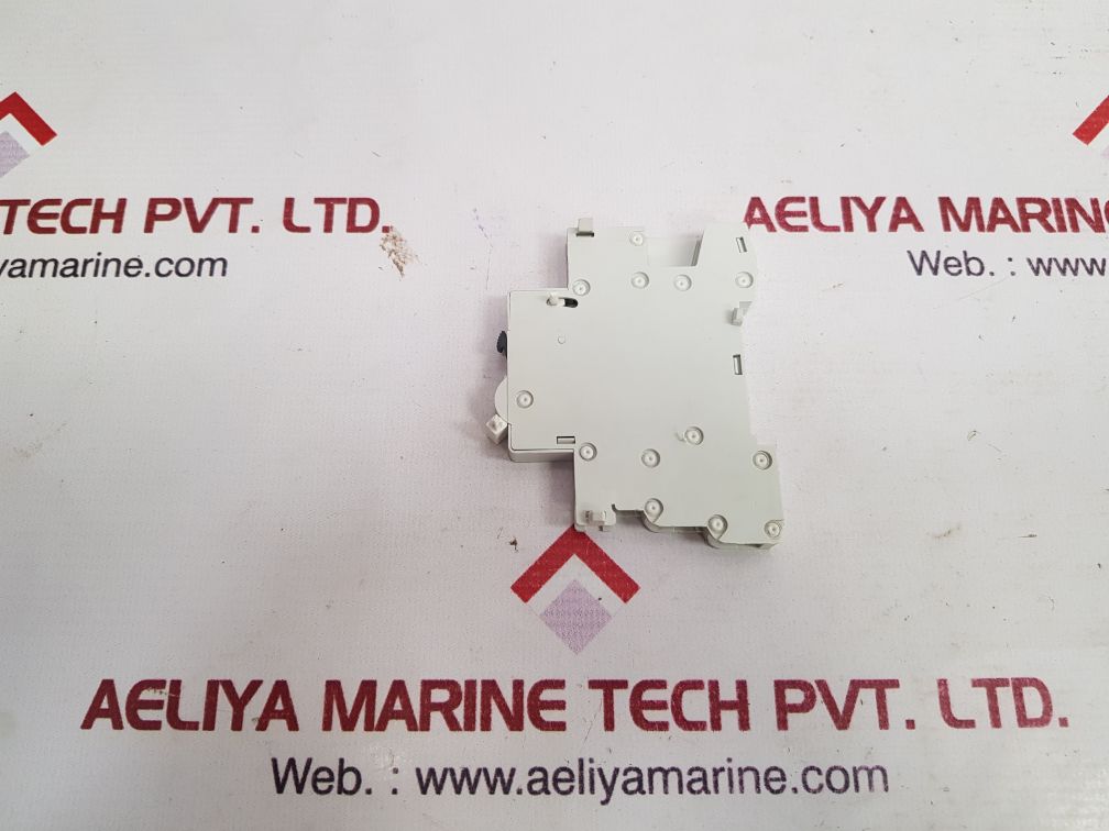 Merlin gerin sd 26927 multi9 alarm switch
