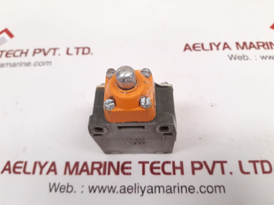 Siemens 3se3 100-0d limit switch 