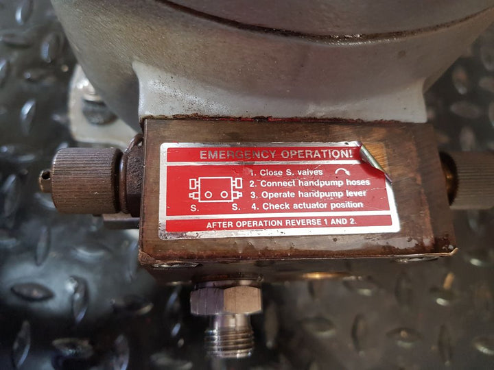 Danfoss brc 022-a1 hydraulic double acting balanced rotary actuator