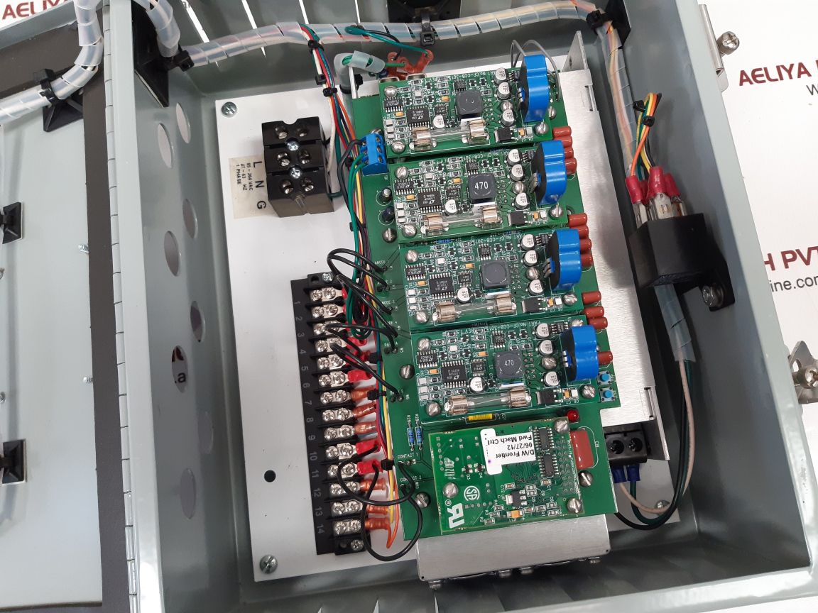 Wilson walton cf-pwr-400 four output power supply