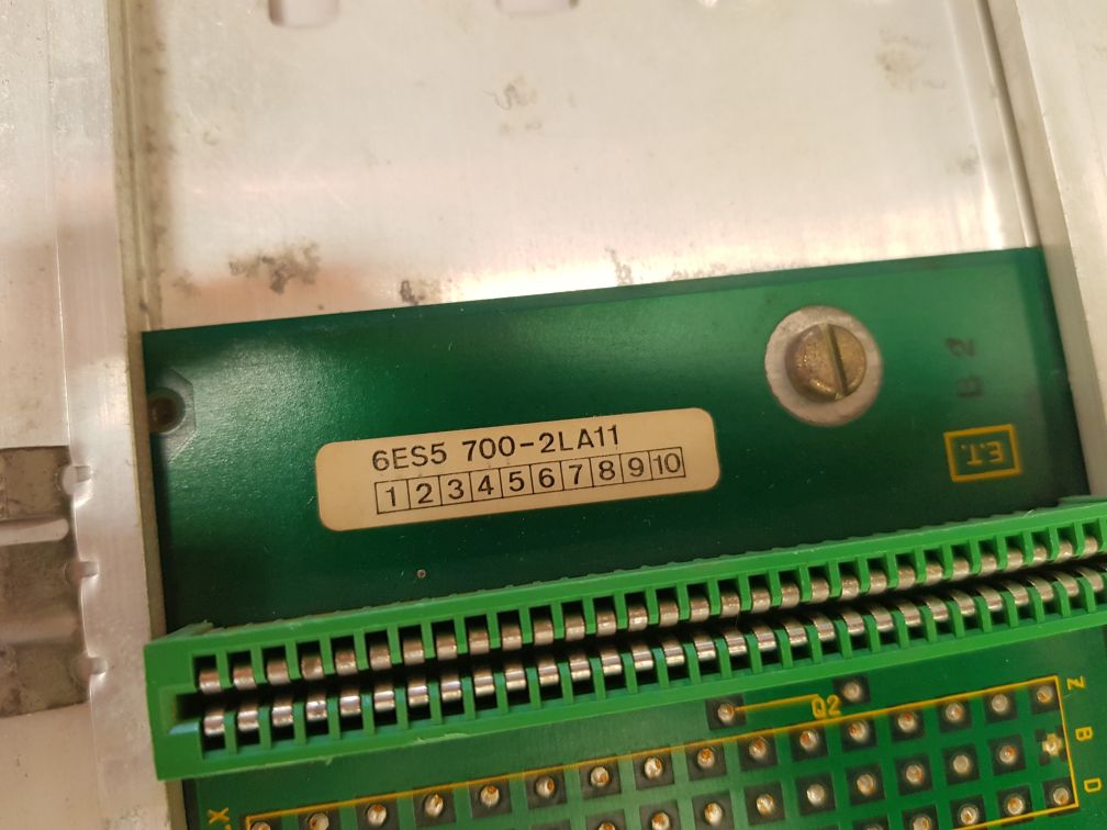 Siemens 6es5 700-2la11 simatic s5 subrack cr2 
