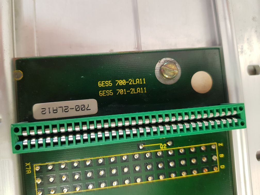 Siemens 6es5 700 2la12 simatic s5  subrack cr2
