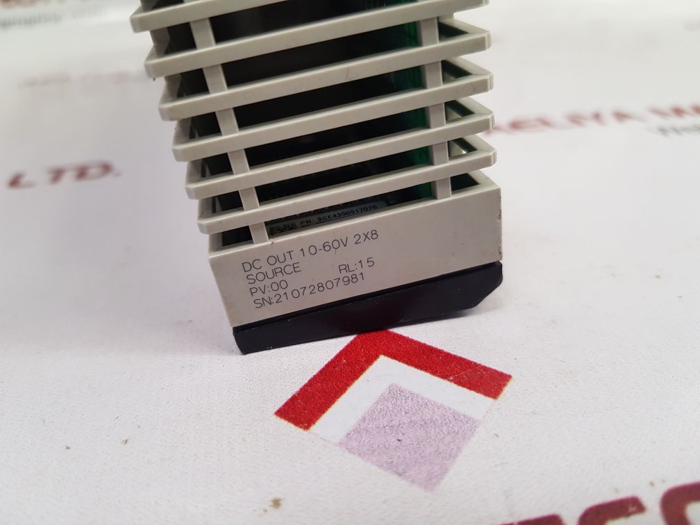 Schneider electric 140ddo84300 input module
