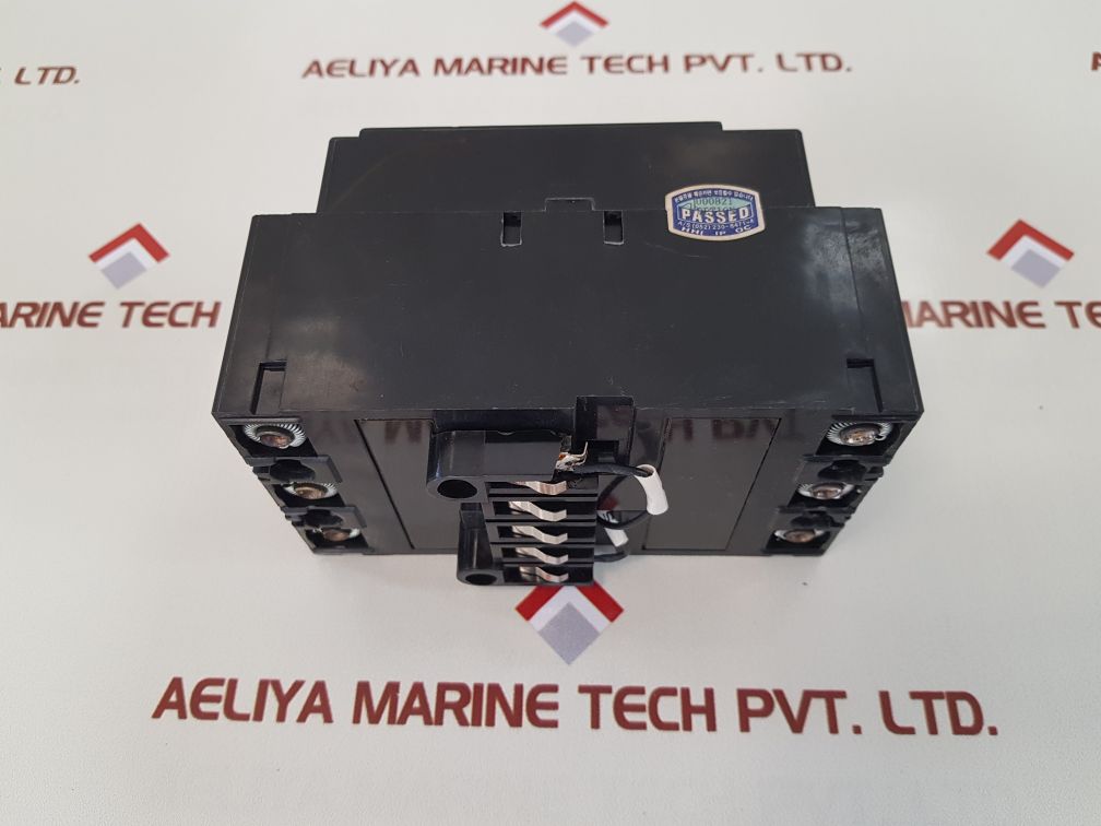 Hyundai hbh-103 molded case circuit breaker 15a