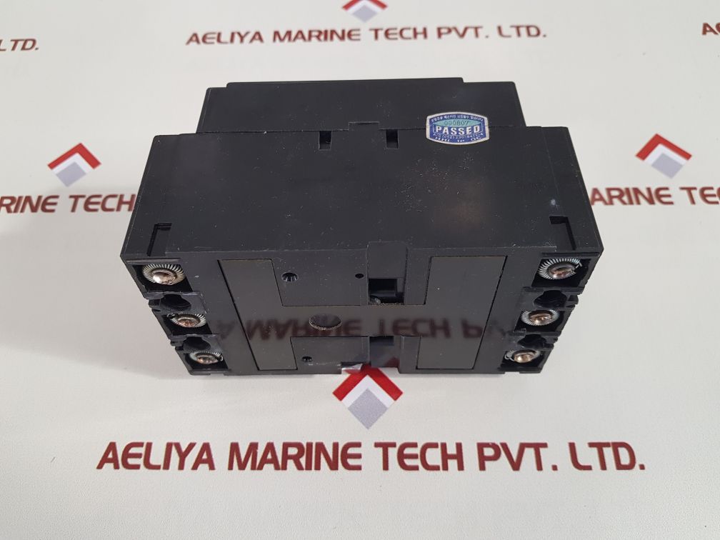 Hyundai hbh-103 molded case circuit breaker 30a