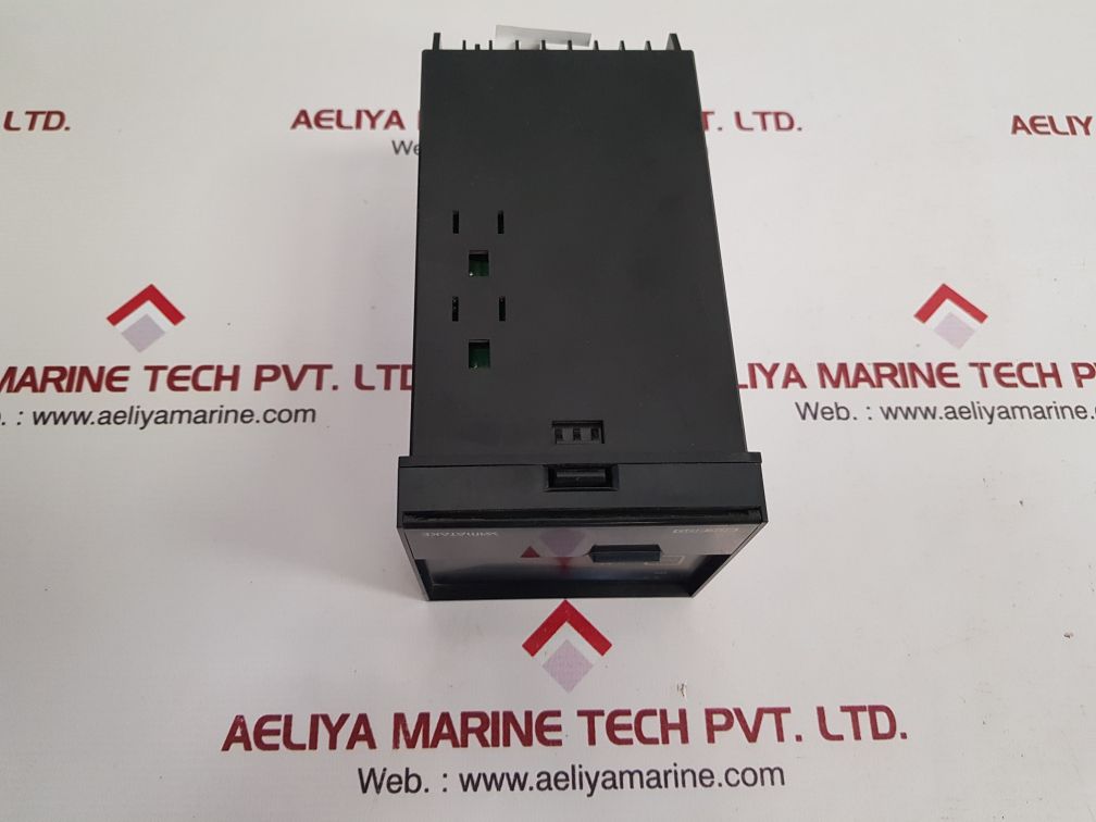 Yamatake Sdc200 Temperature Controller Sdc2002Gc01A00701