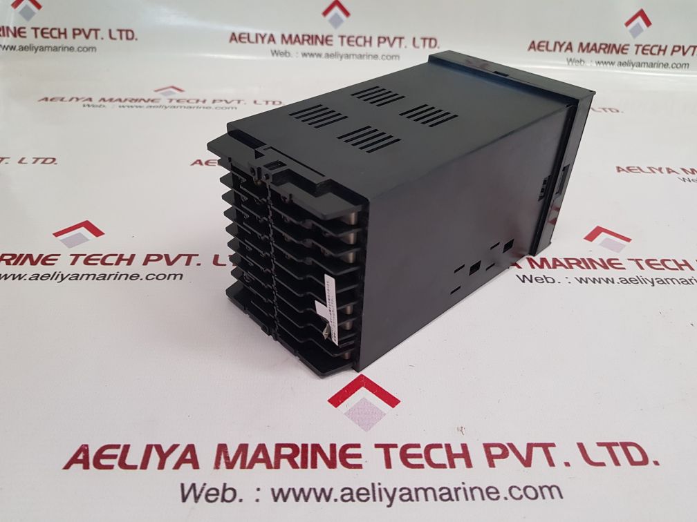 Yamatake Sdc200 Temperature Controller Sdc2002Gc01A00701