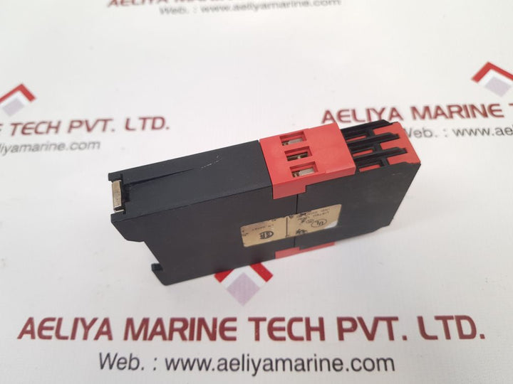 Telemecanique xps-ba safety relay
